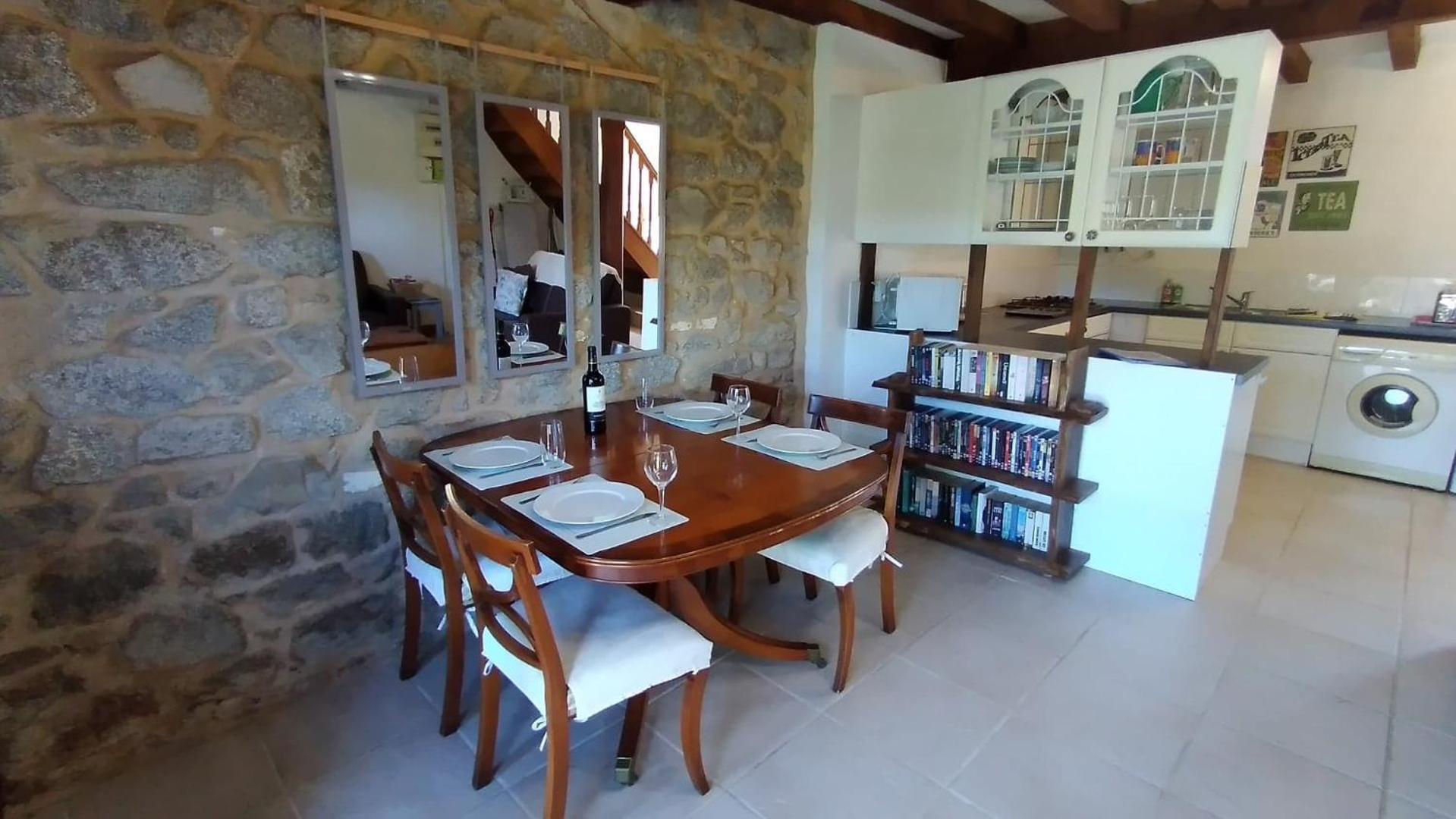 Character 2 Bed Cottage Within Walking Distance Of Bar/Restaurants Piégut-Pluviers Eksteriør billede